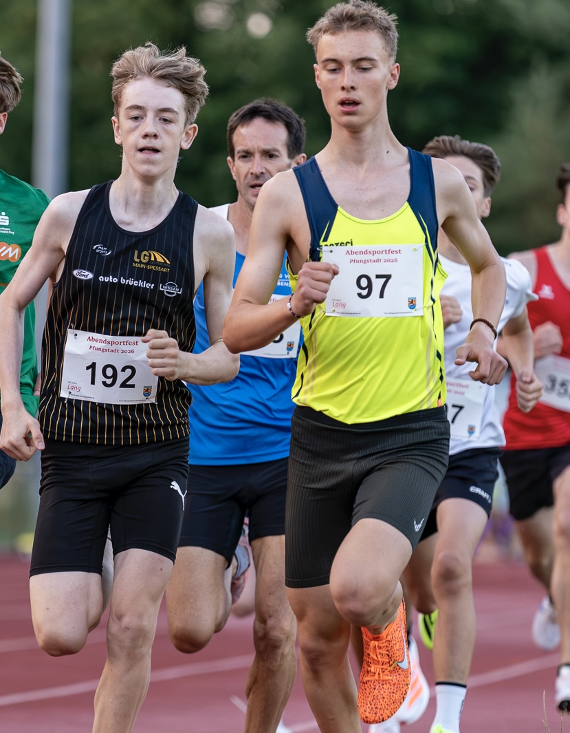 Julius Abel von der KSG Gerlingen Leichtathletik beim 800-Meter-Rennen in Pfungstadt.